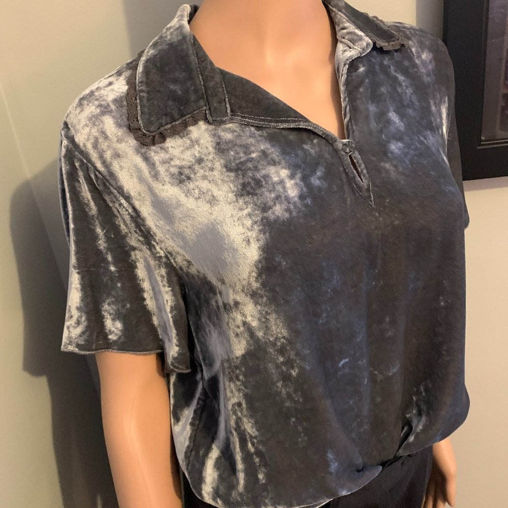 “J.Jill” top, pullover, velour w/ collar, EUC, M